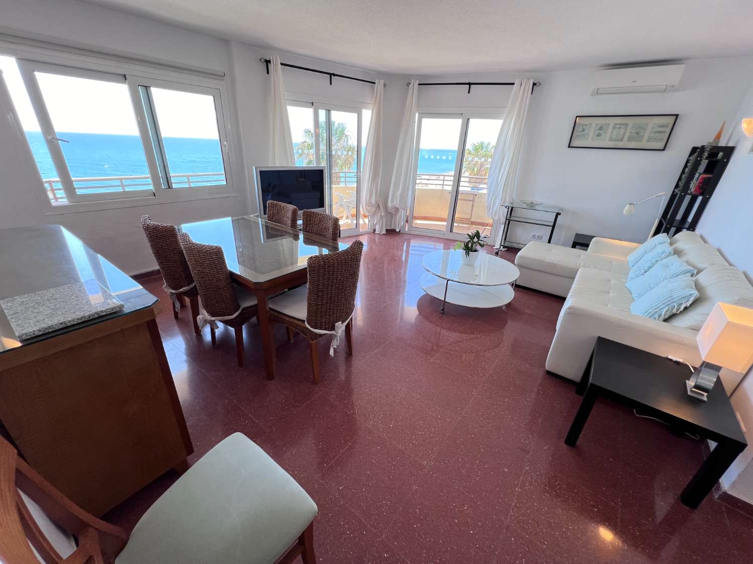 Sea Front Apartment with Panoramic Views and Luxury Refurbishment in Fuengirola