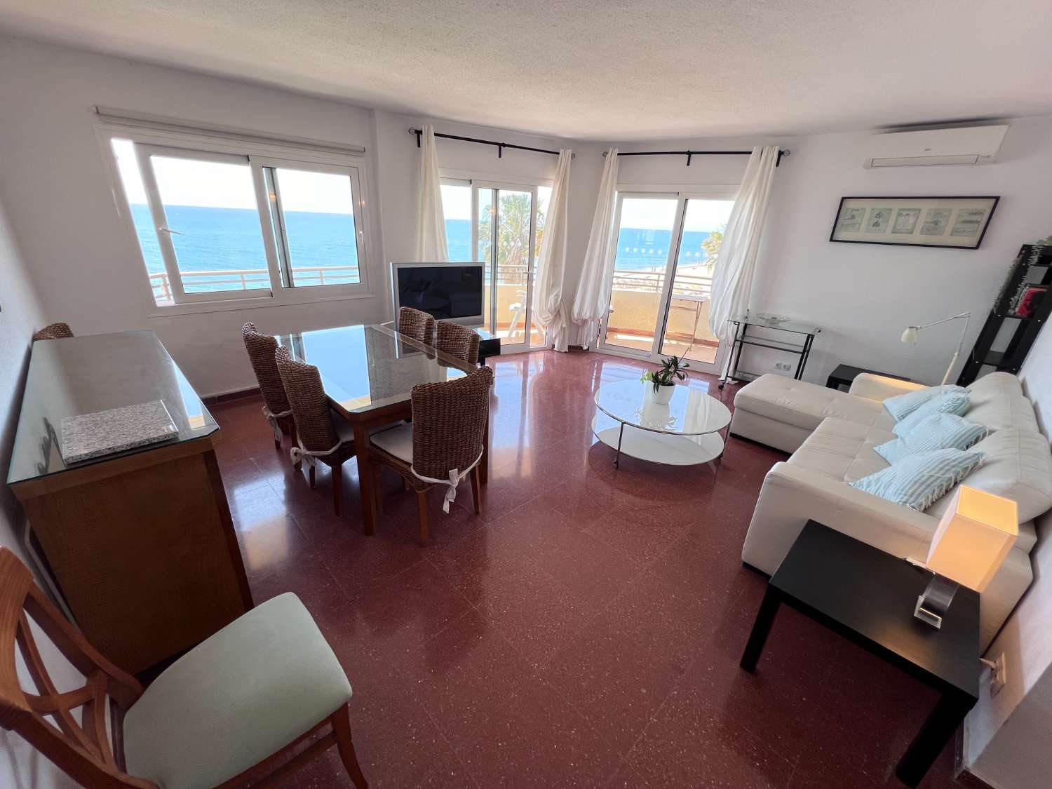 Sea Front Apartment with Panoramic Views and Luxury Refurbishment in Fuengirola