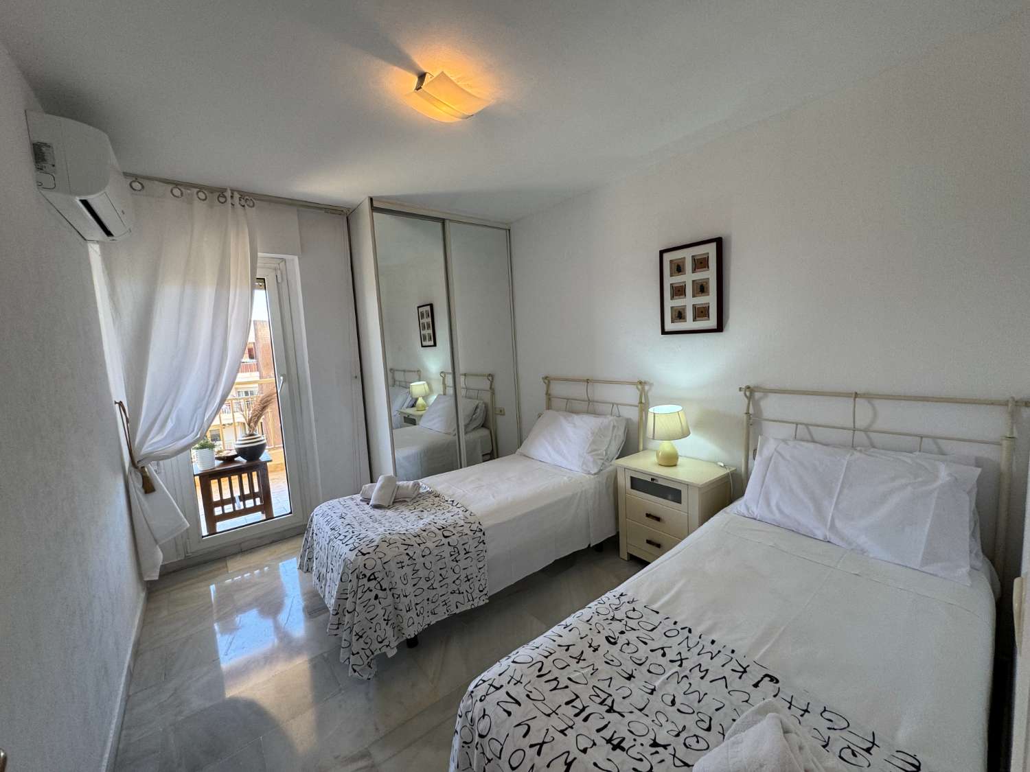 Splendido appartamento con 2 camere da letto in una posizione privilegiata a Fuengirola, sul lungomare.