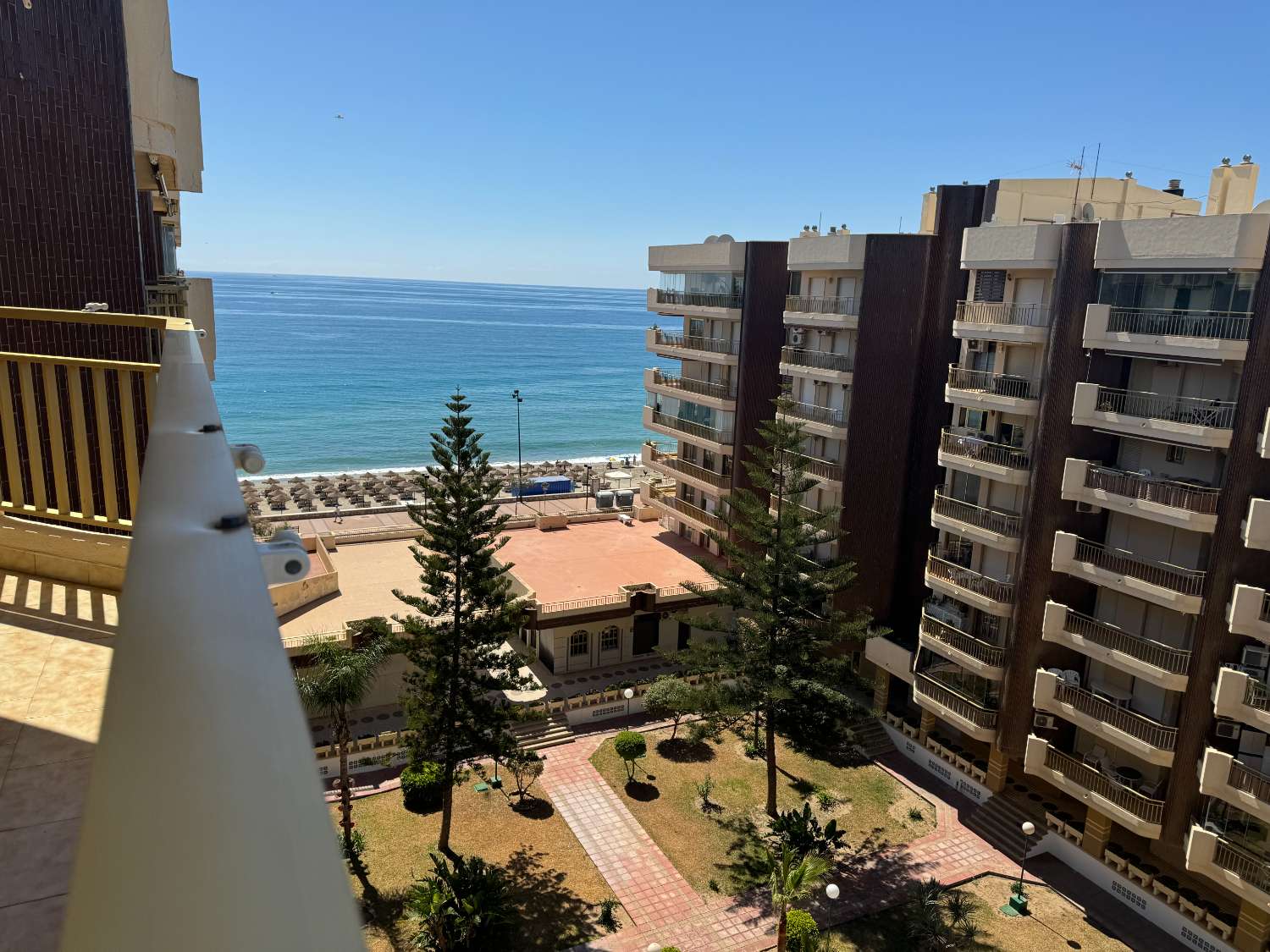 Splendido appartamento con 2 camere da letto in una posizione privilegiata a Fuengirola, sul lungomare.