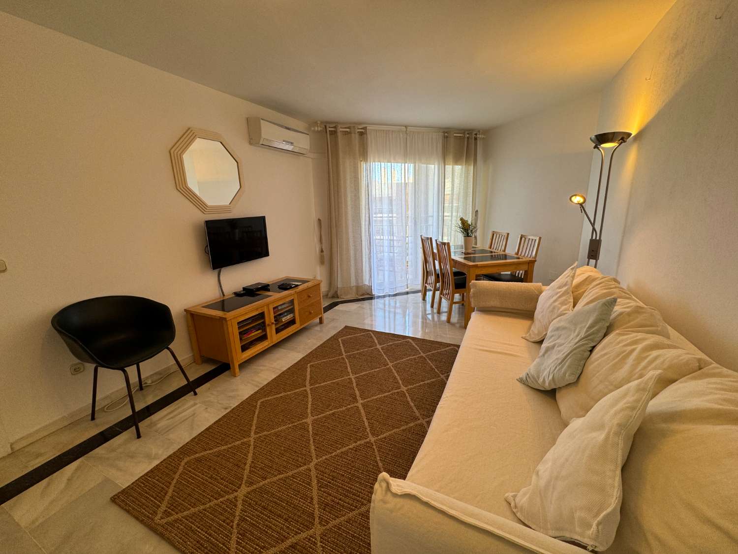 Splendido appartamento con 2 camere da letto in una posizione privilegiata a Fuengirola, sul lungomare.