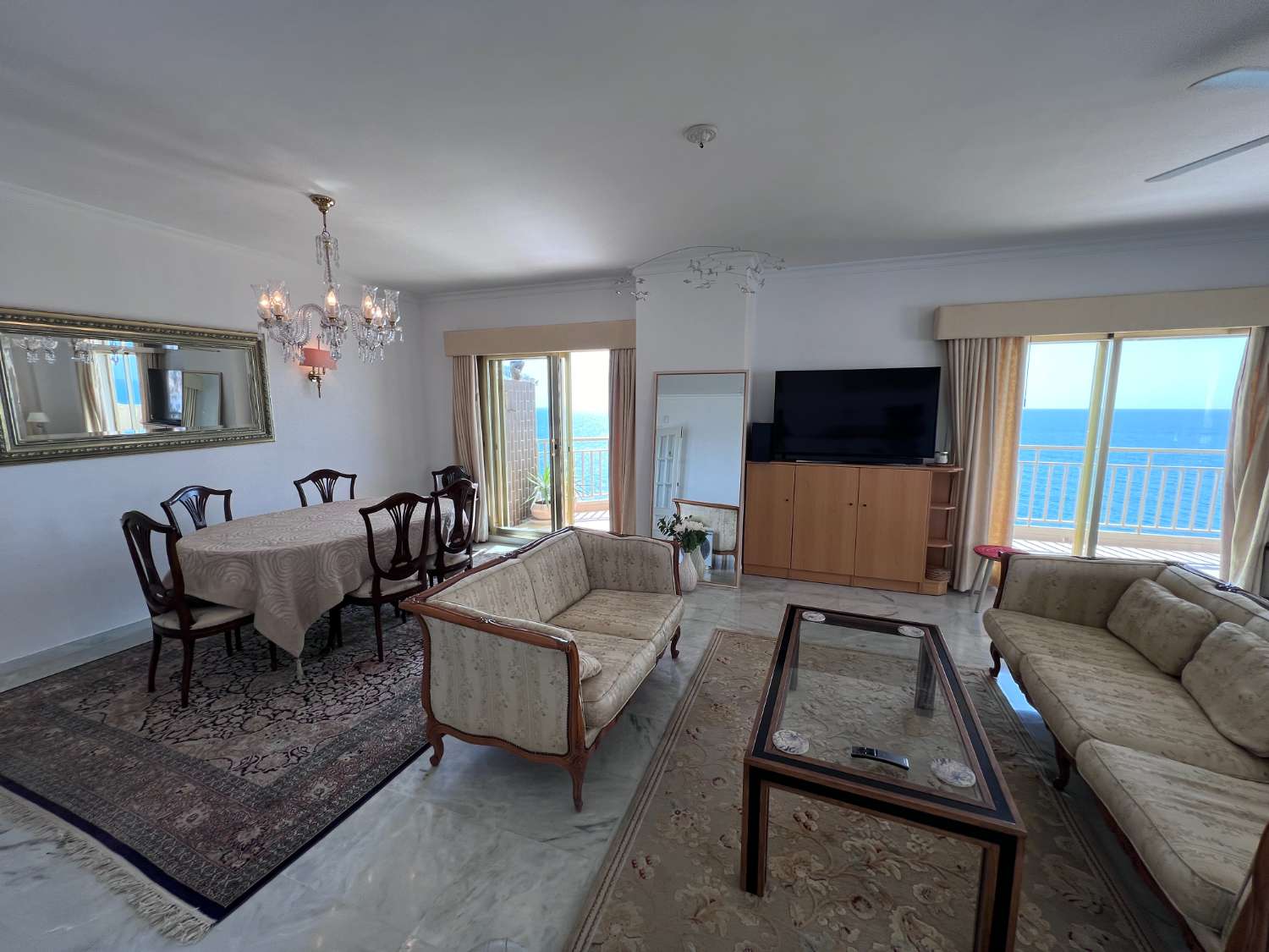 Discover Your Beachside Retreat: Spacious 1-Bedroom Apartment in Fuengirola