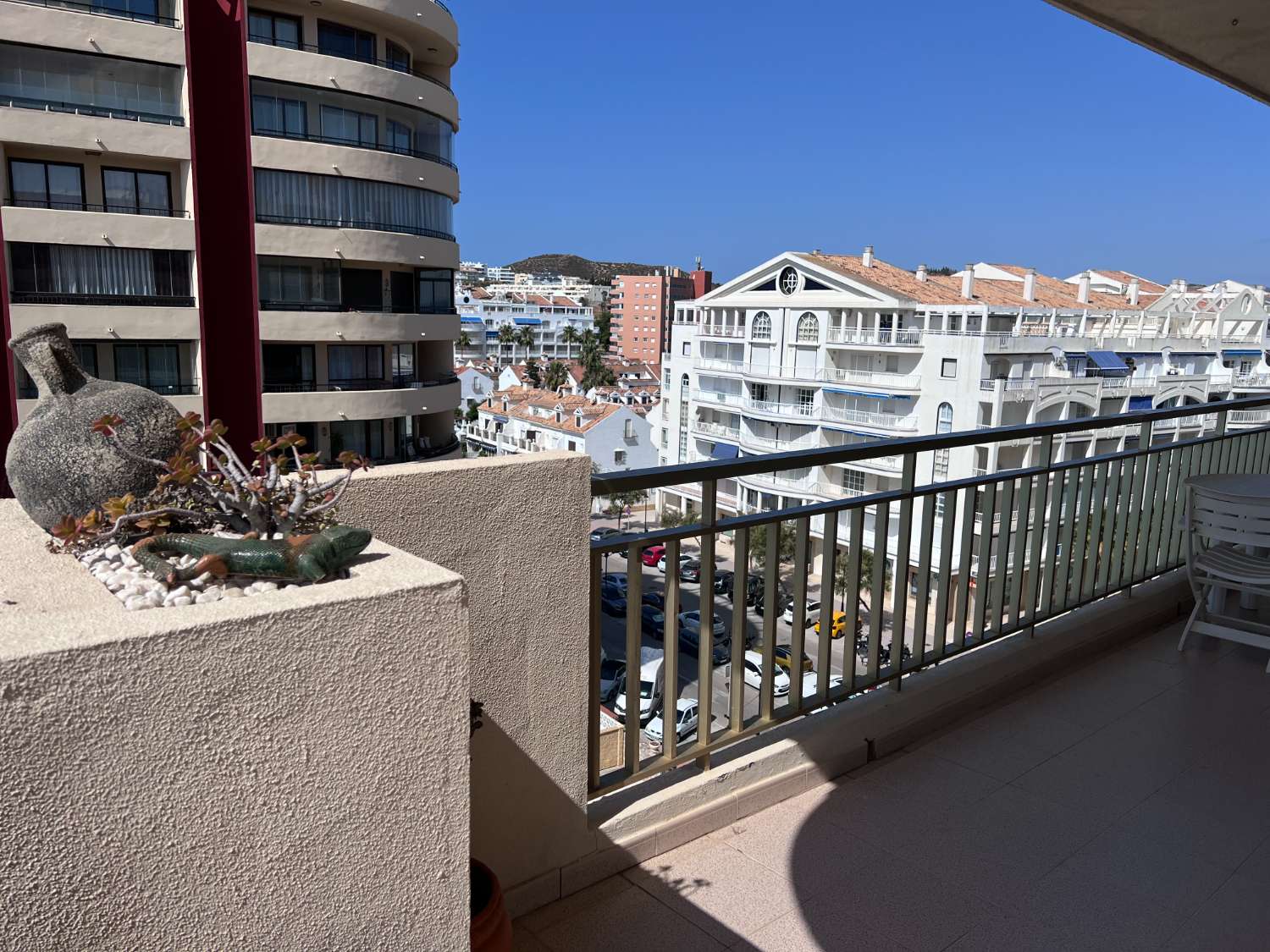 Discover Your Beachside Retreat: Spacious 1-Bedroom Apartment in Fuengirola