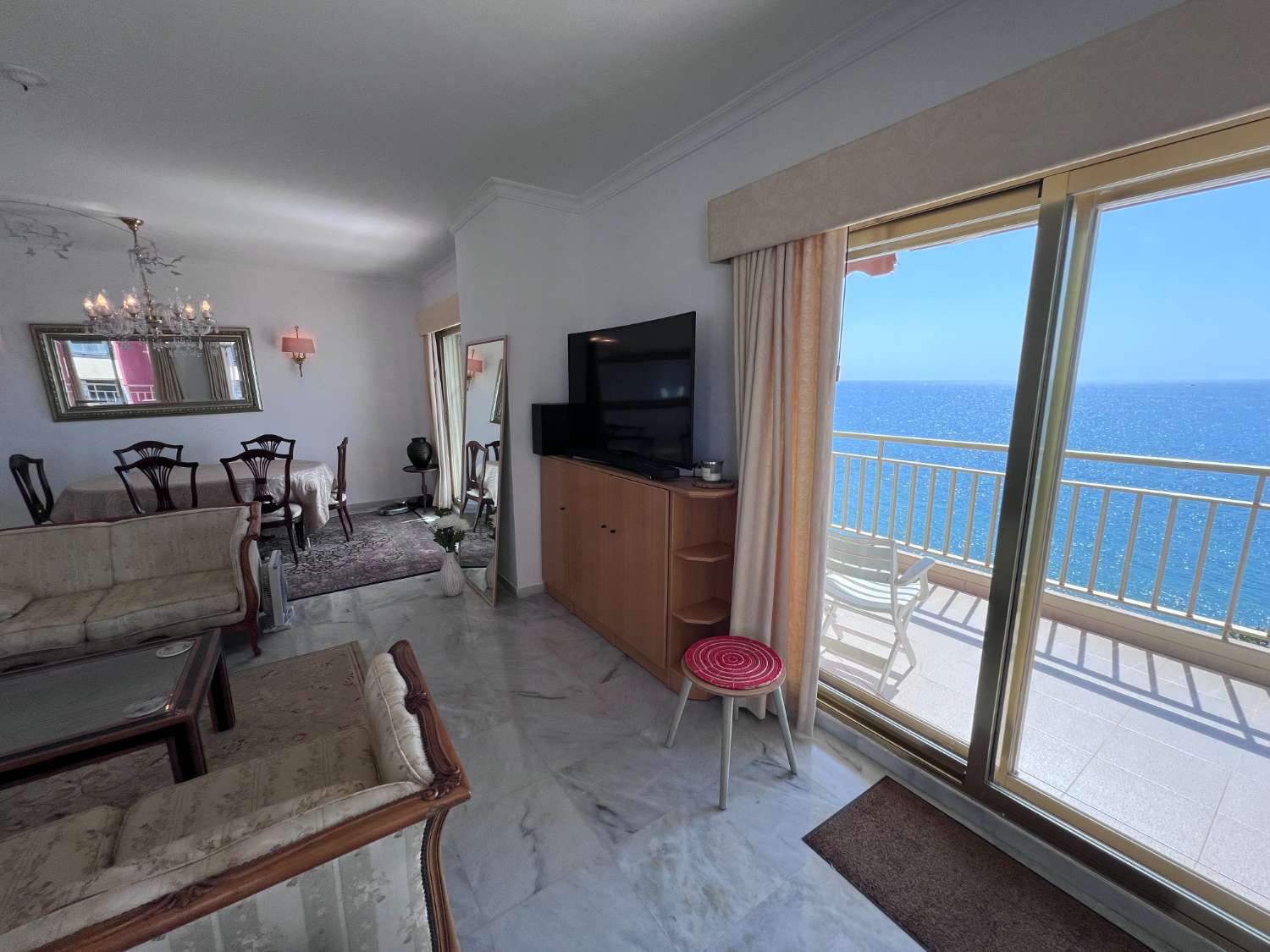 Discover Your Beachside Retreat: Spacious 1-Bedroom Apartment in Fuengirola