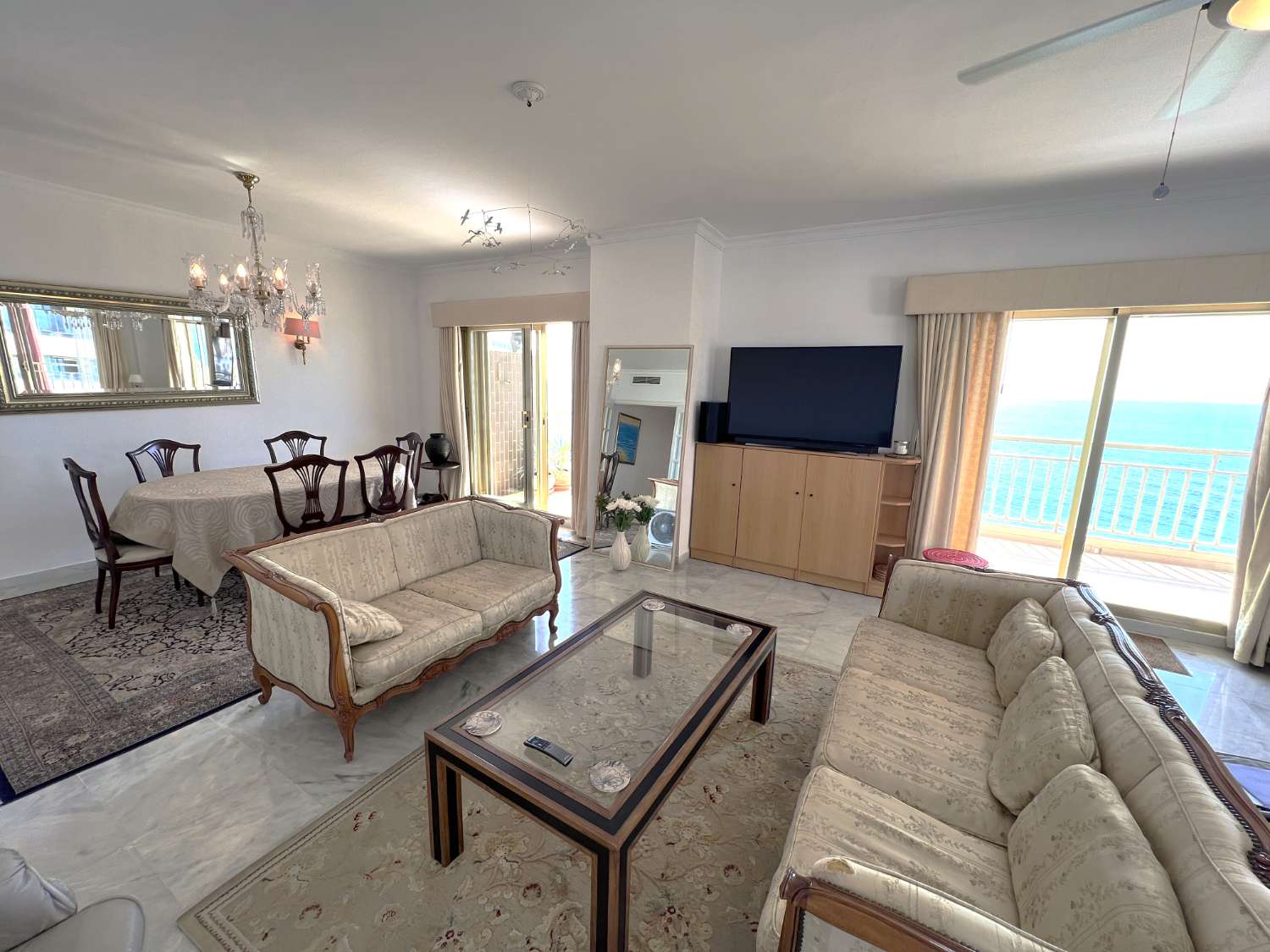 Discover Your Beachside Retreat: Spacious 1-Bedroom Apartment in Fuengirola