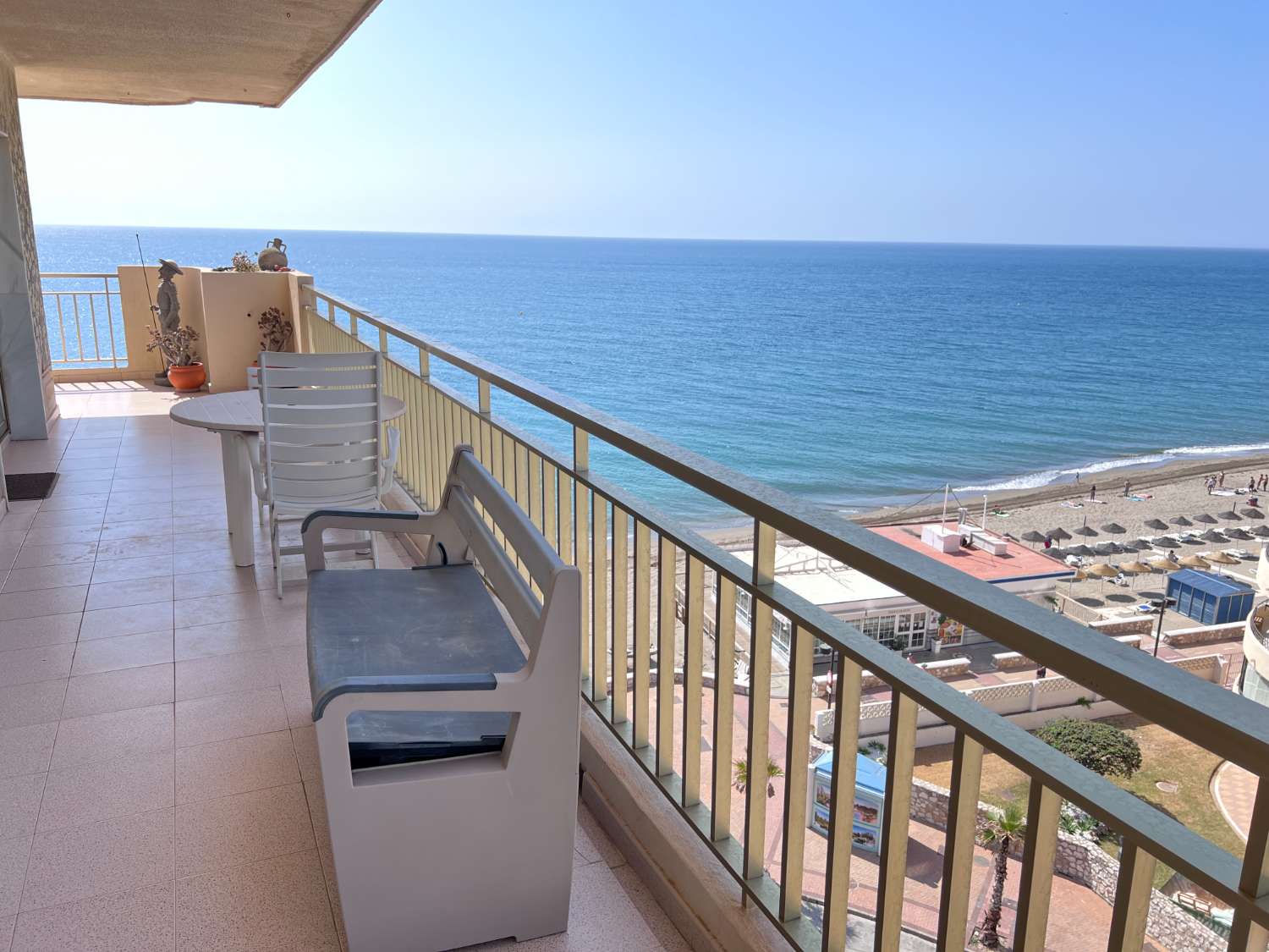 Discover Your Beachside Retreat: Spacious 1-Bedroom Apartment in Fuengirola