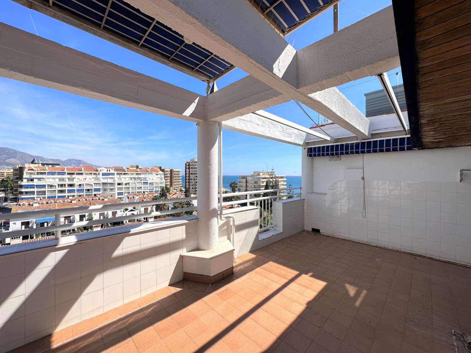 Superbe penthouse avec vue sur la mer