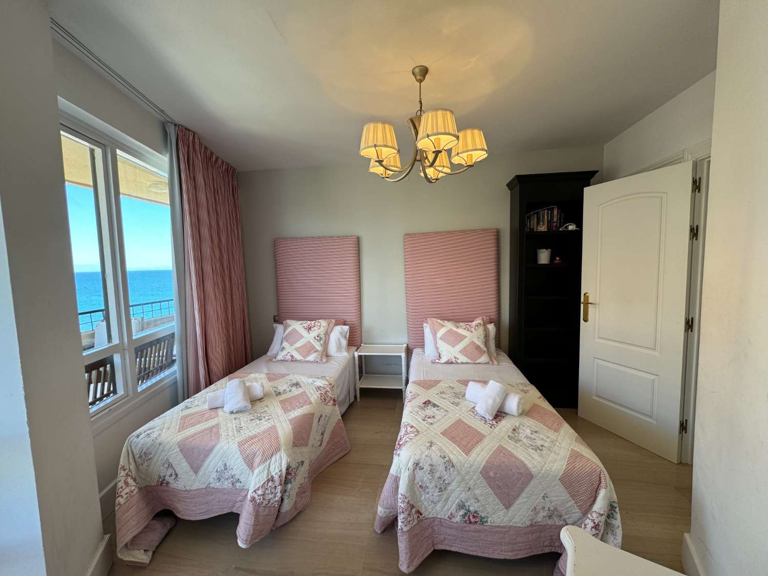 Precioso Apartamento Con Vistas al Mar, Fuengirola, Málaga